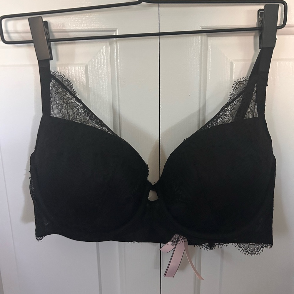 Victoria's Secret Elegant/Sexy Black Lace Bra